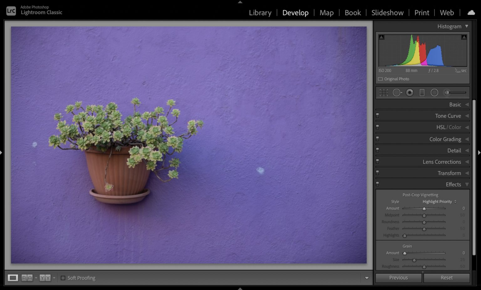 How To Remove Lens (darkening in the corners) in Lightroom