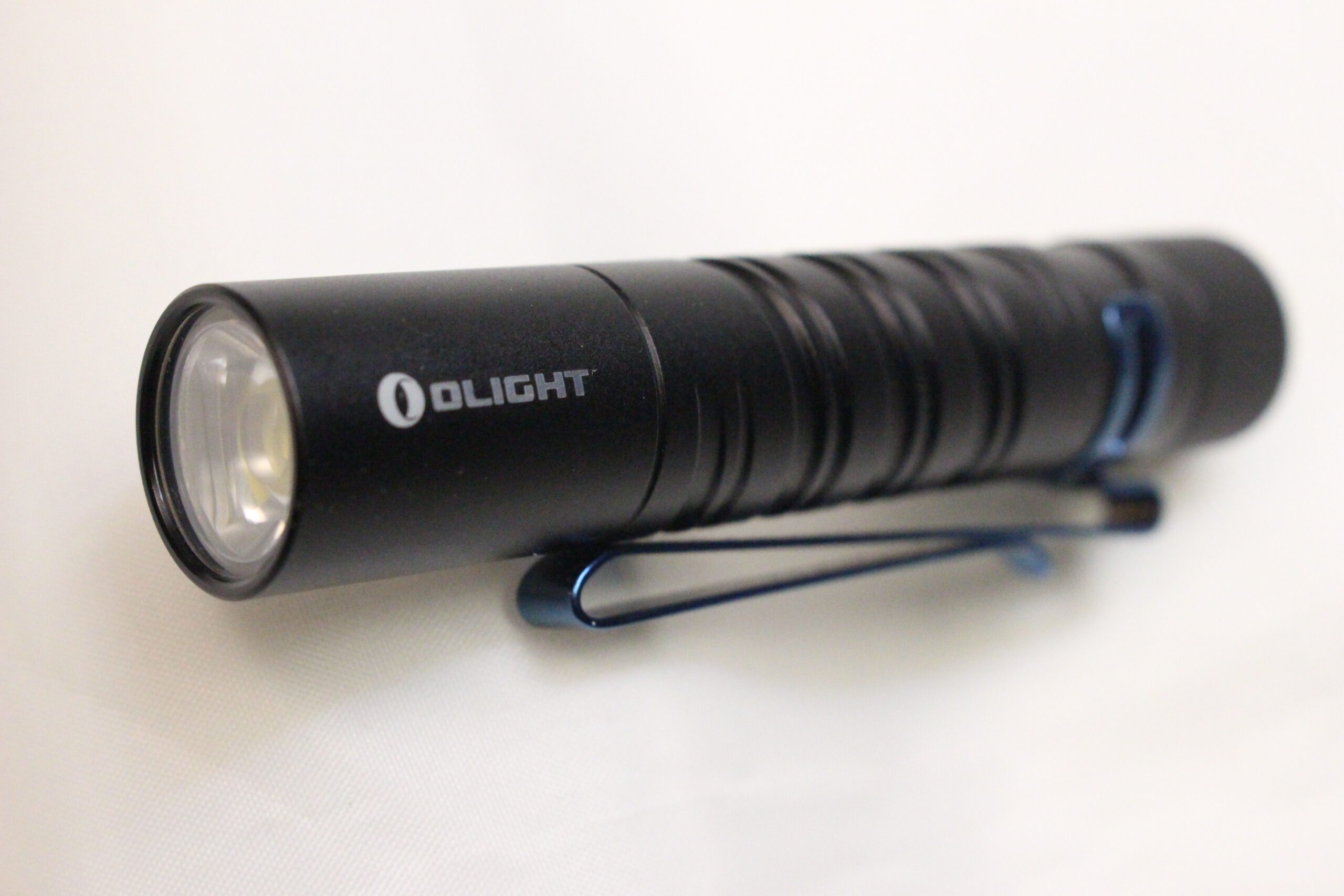 Olight i5T EOS Pocket AA LED Flashlight Review