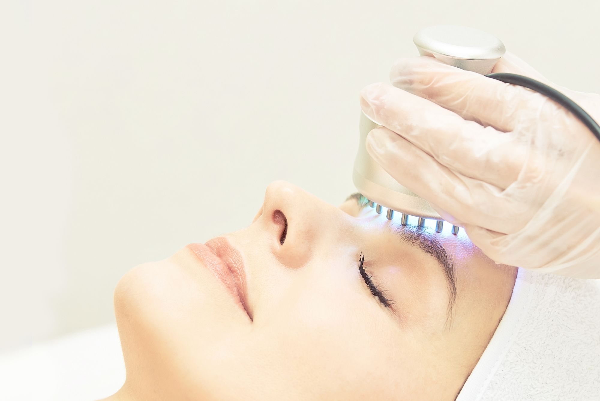 Best Acne Light Therapy Devices Available Right Now