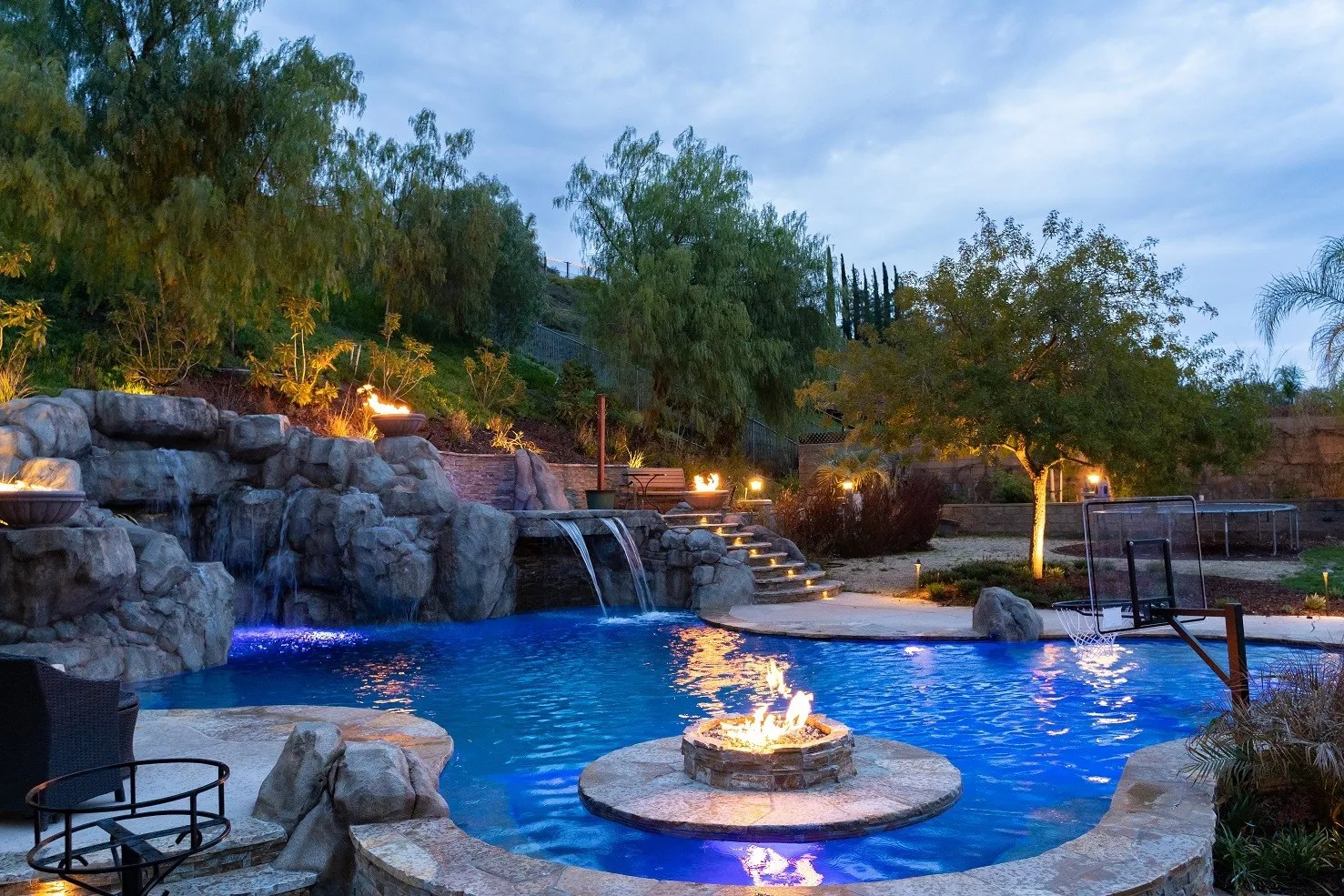 Pool Landscaping Lights Ideas ⋆ Light Up Columbus