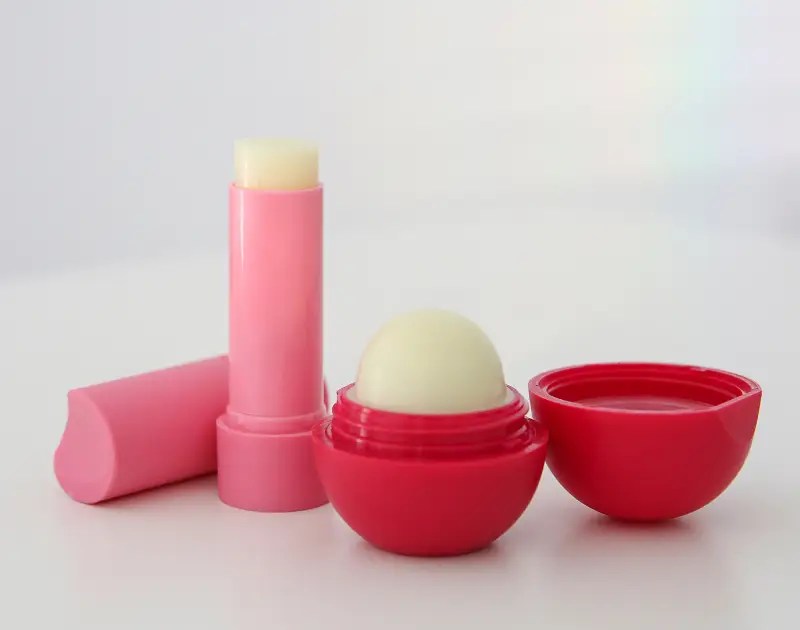 Can You Carry Makeup In Hand Luggage Or Should It Be Checked?