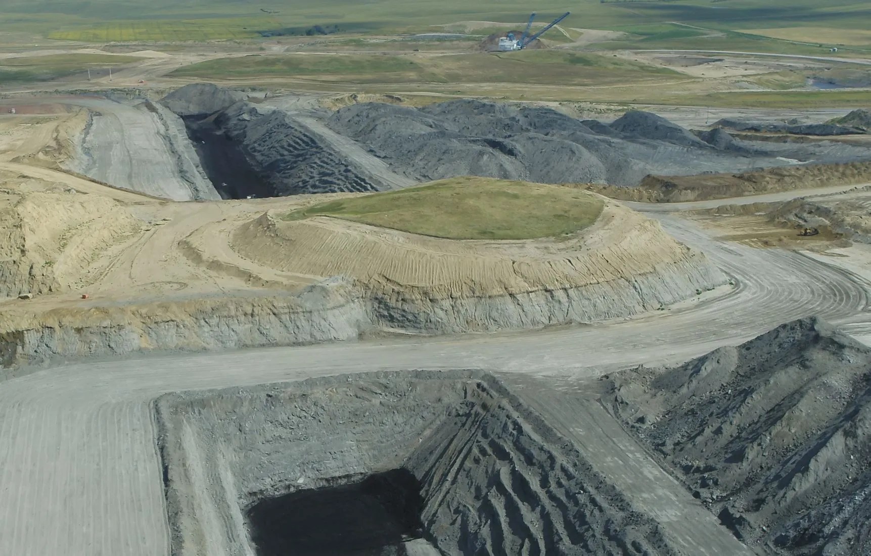 Freedom Mine receives reclamation award from ND PSC Lignite Energy