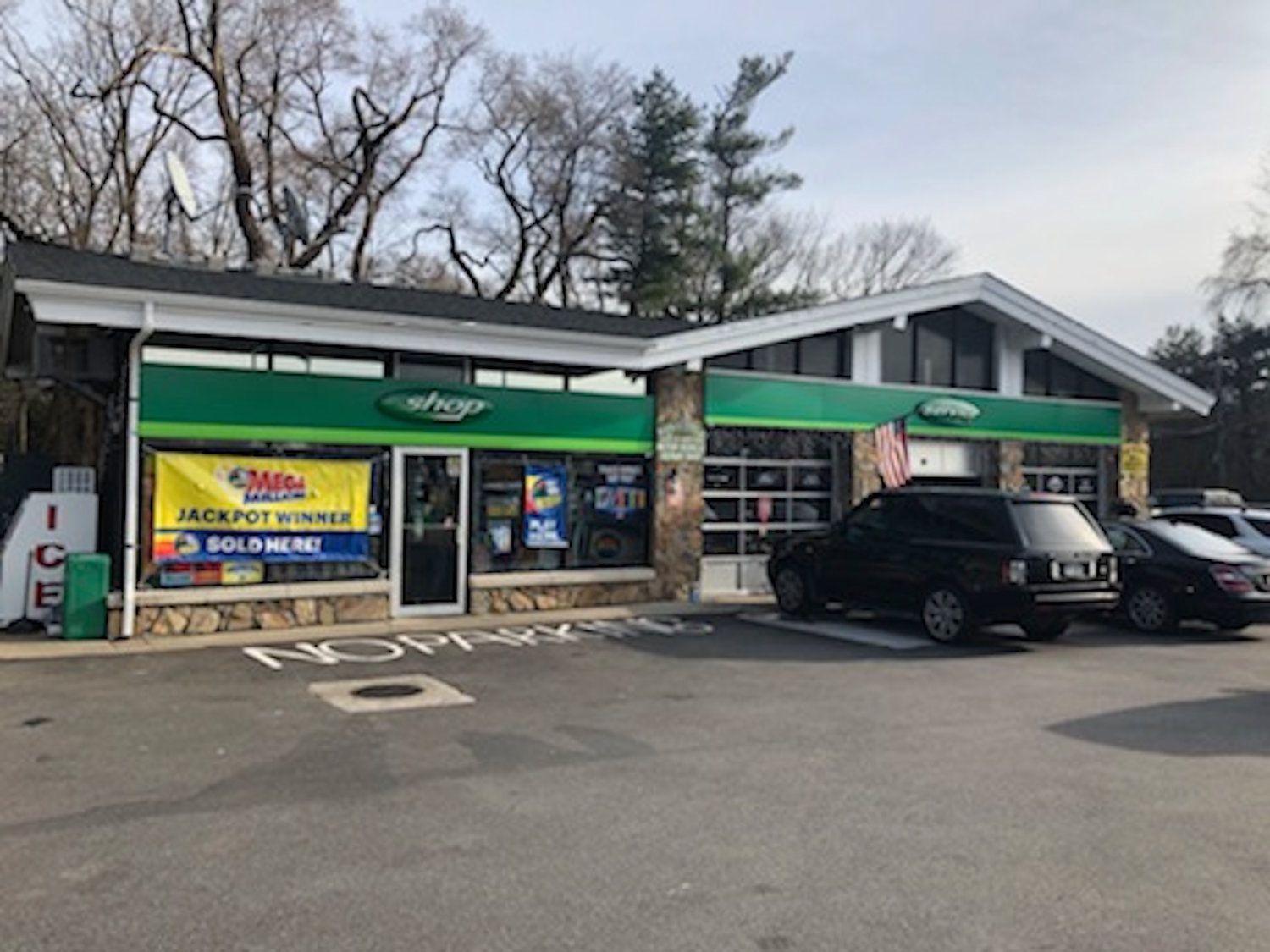 Winning ticket for 425M lottery jackpot sold at Glen Head gas station