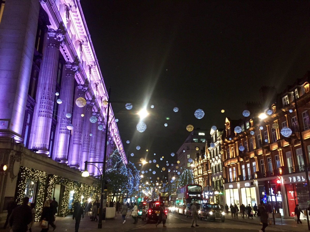 Selfridges Oxford Street Christmas Windows 2016 like love do