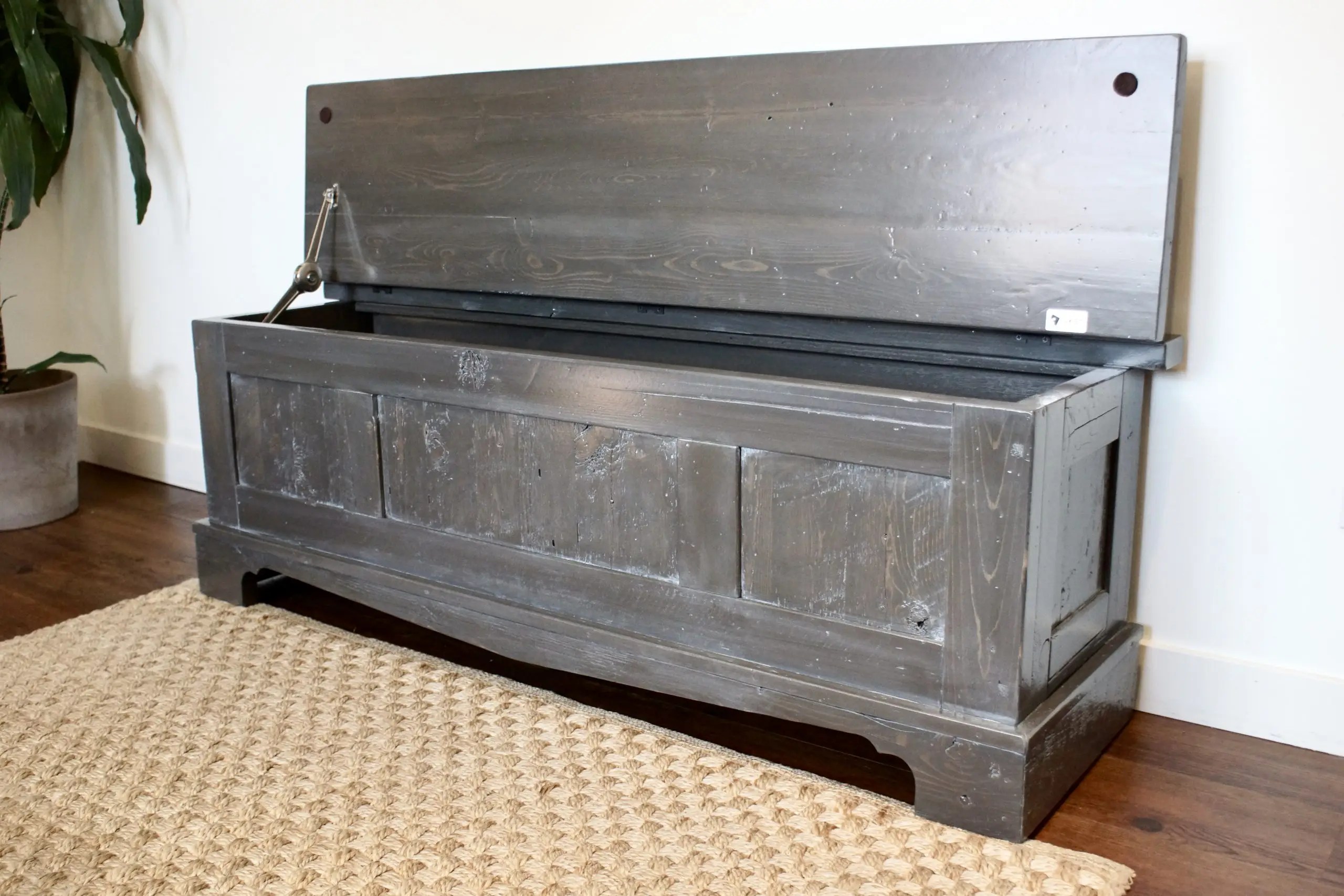 Farmhouse Trunk Entryway Liken Woodworks