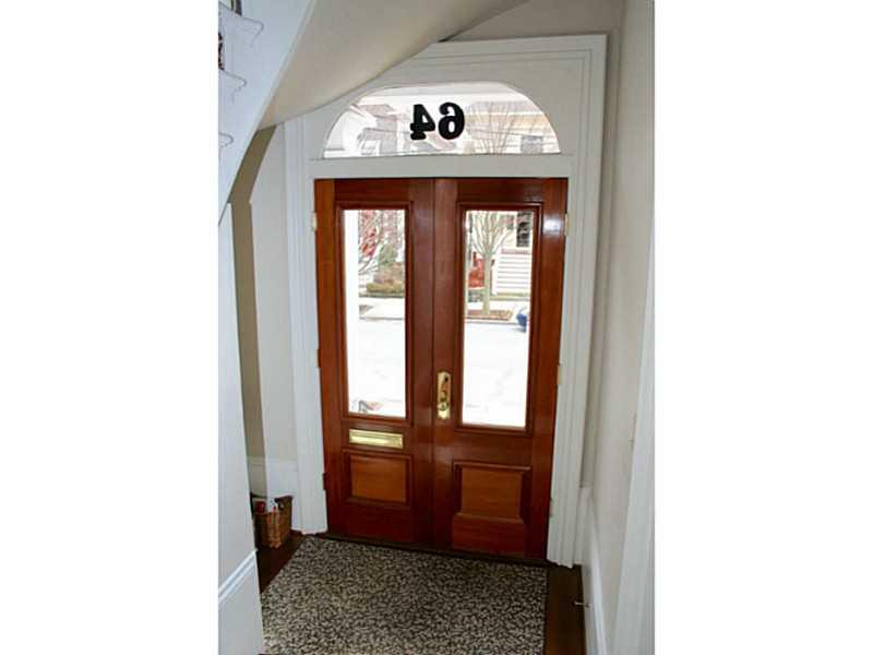 64 Keene Street 3, Providence, RI 02906 MLS 1119651 Lila Delman