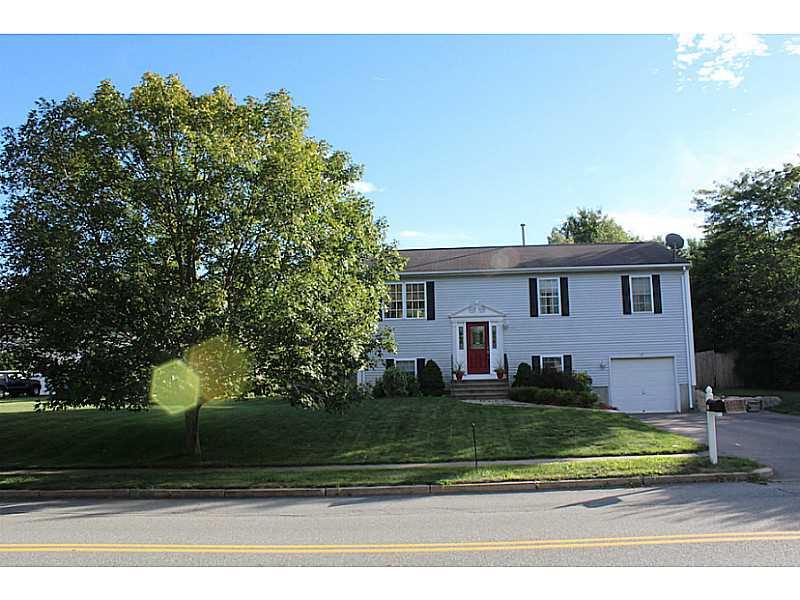 22 Hunters Crossing Drive, Coventry, RI 02816 MLS 1134256 Lila Delman