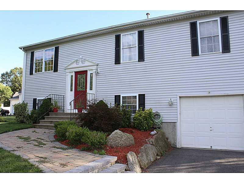 22 Hunters Crossing Drive, Coventry, RI 02816 MLS 1134256 Lila Delman