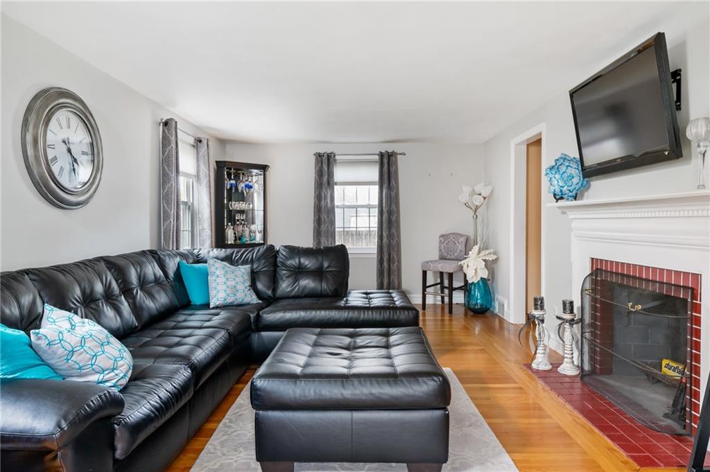 186 Garden City Drive, Cranston, RI 02920 MLS 1230507 Lila Delman