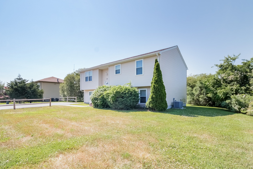 20 Newport Lane Narragansett RI 02882 Lila Delman