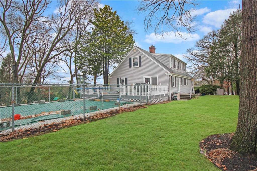 45 Oak Street, Westerly, RI 02891 MLS 1272546 Lila Delman