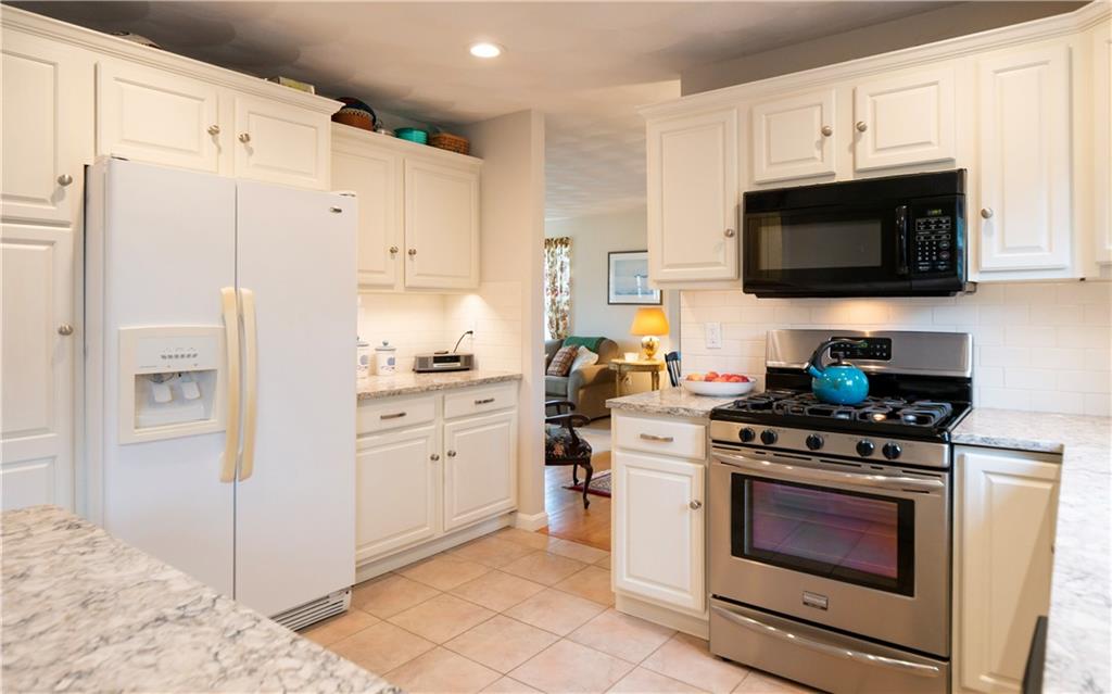 241 Compton View Drive, Middletown, RI 02842 MLS 1286456 Lila Delman