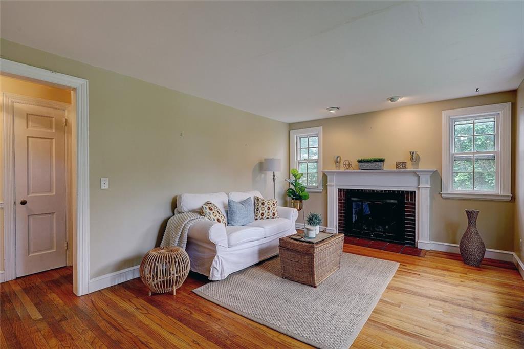 137 Middle Highway, Barrington, RI 02806 MLS 1288388 Lila Delman