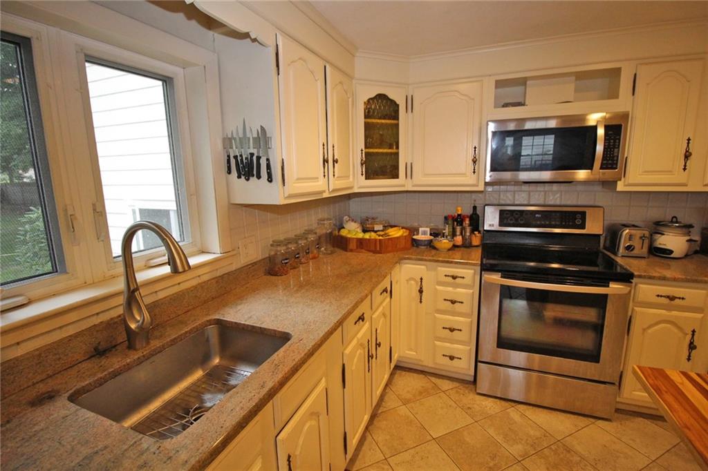 104 Dellwood Road, Cranston, RI 02920 MLS 1293861 Lila Delman