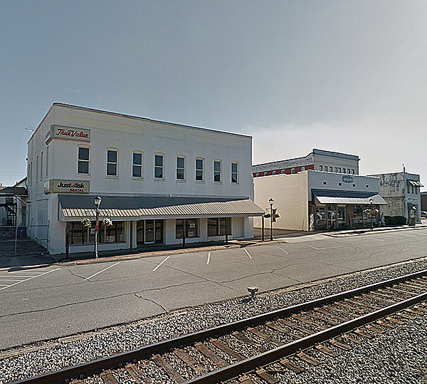 LILEKS (James) Main Street on Google Street View