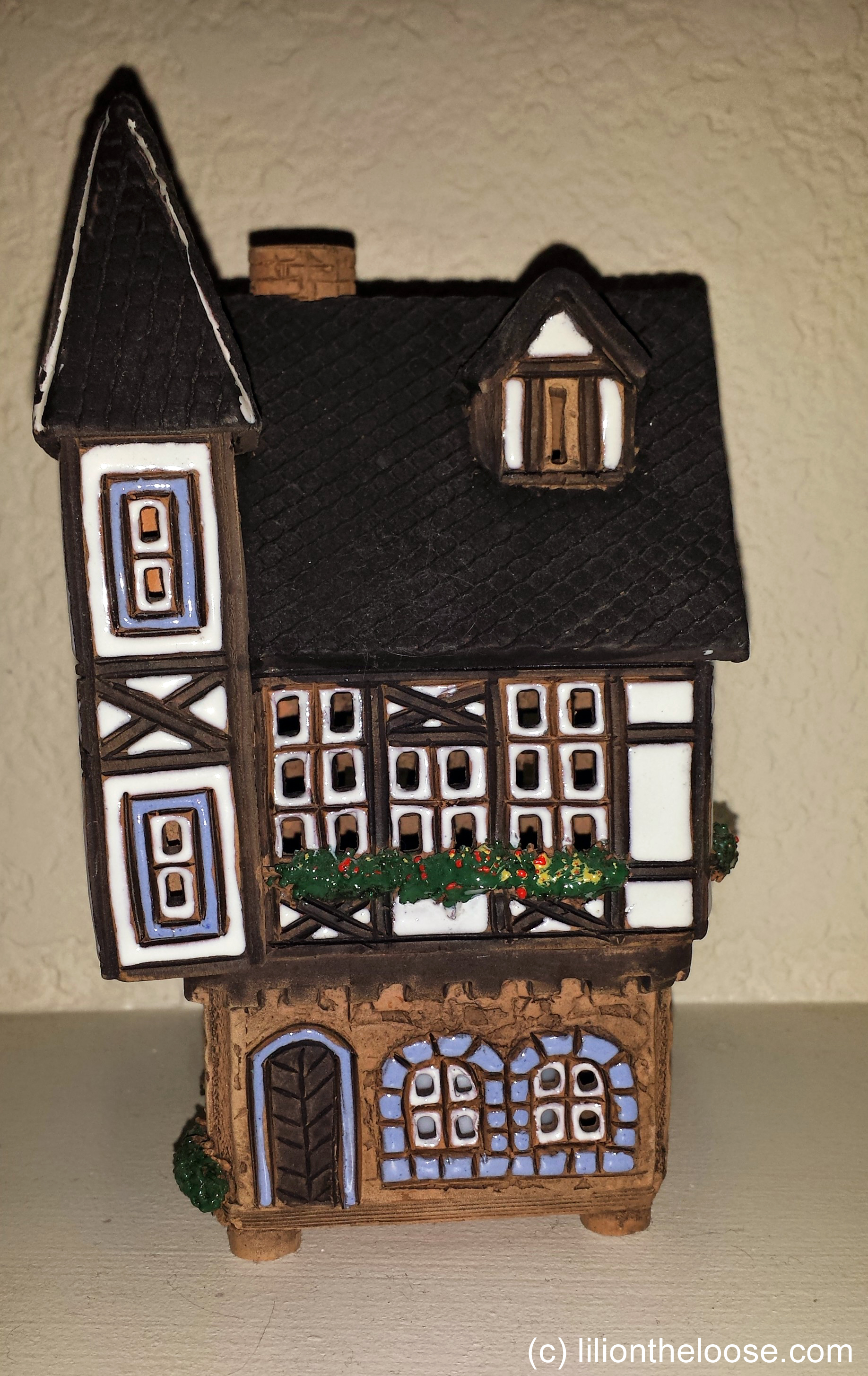Souvenir Saturday German Porcelain Candle House Lili on the Loose