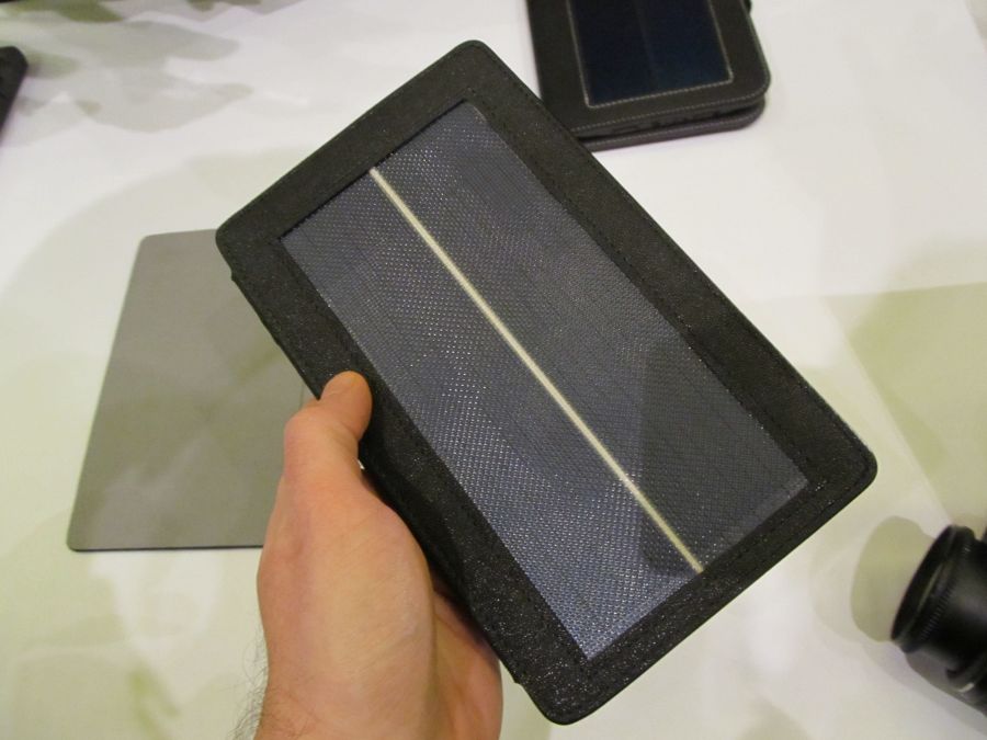 Handson with the SolarKindle solarpowered Kindle case (video