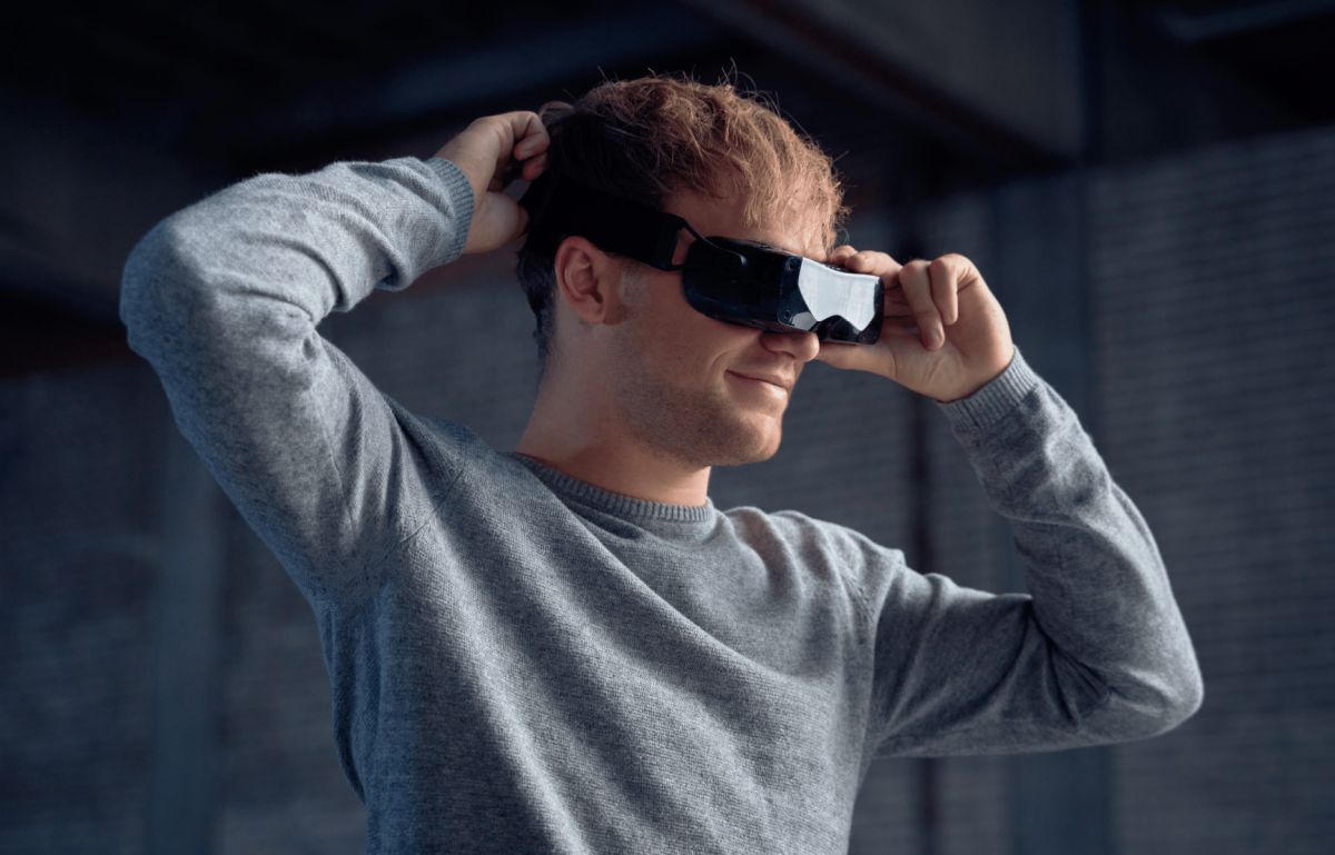 Lilbits The lightest VR headset, running Win32 apps on ARM64 Linux