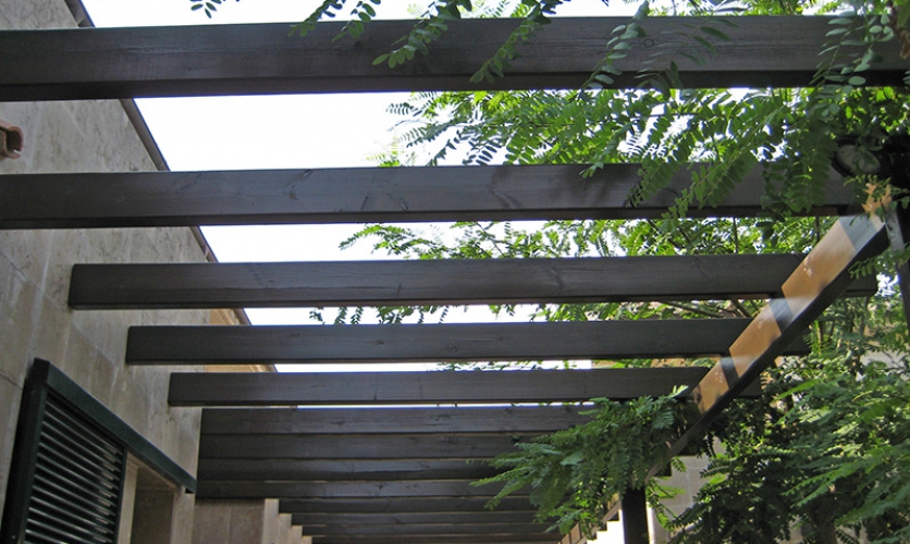 7 consejos para darle mantenimiento a una pérgola de madera Limay