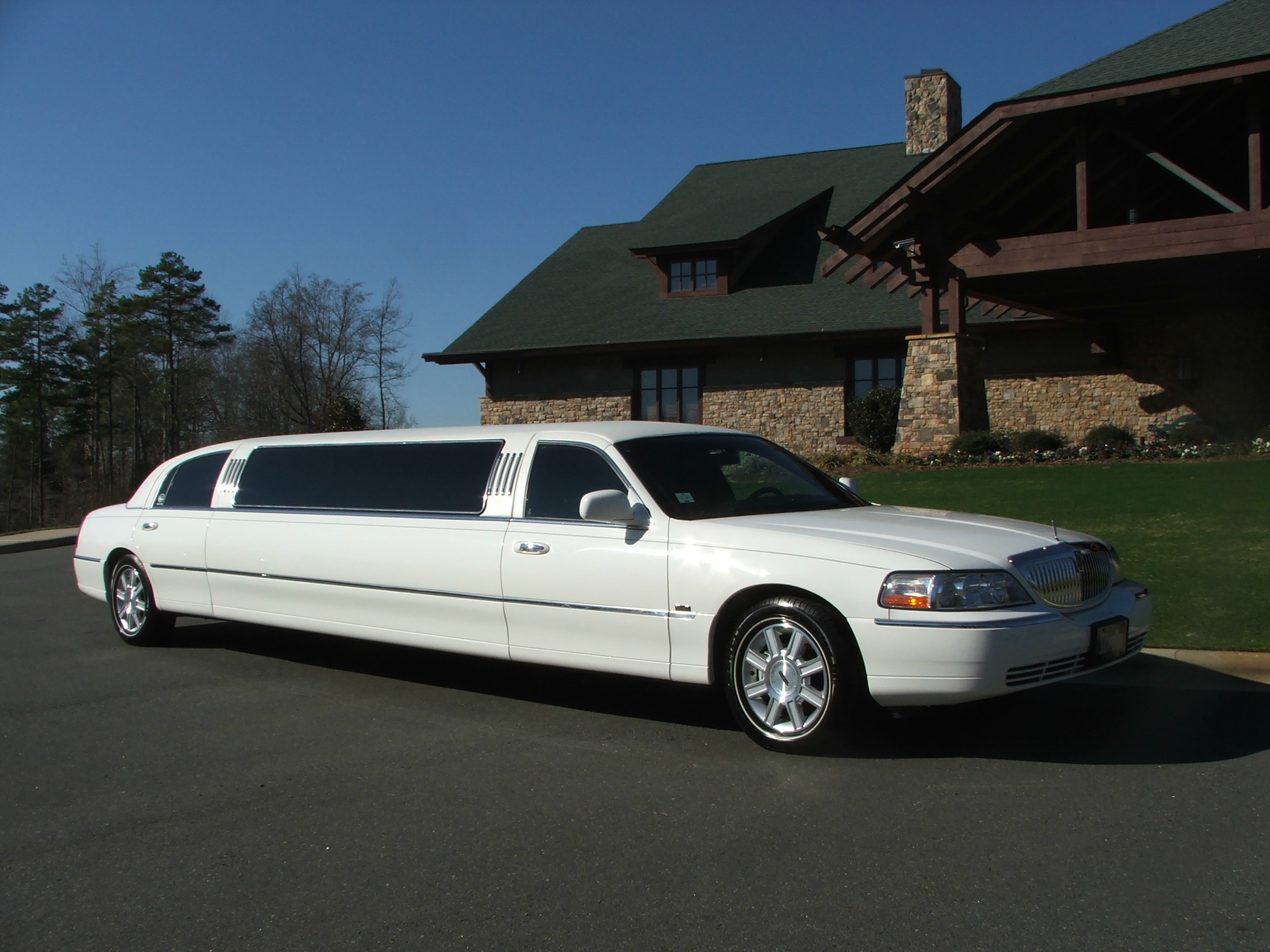 Luxury Limousine Orlando Premium Limousine Transportation Services!