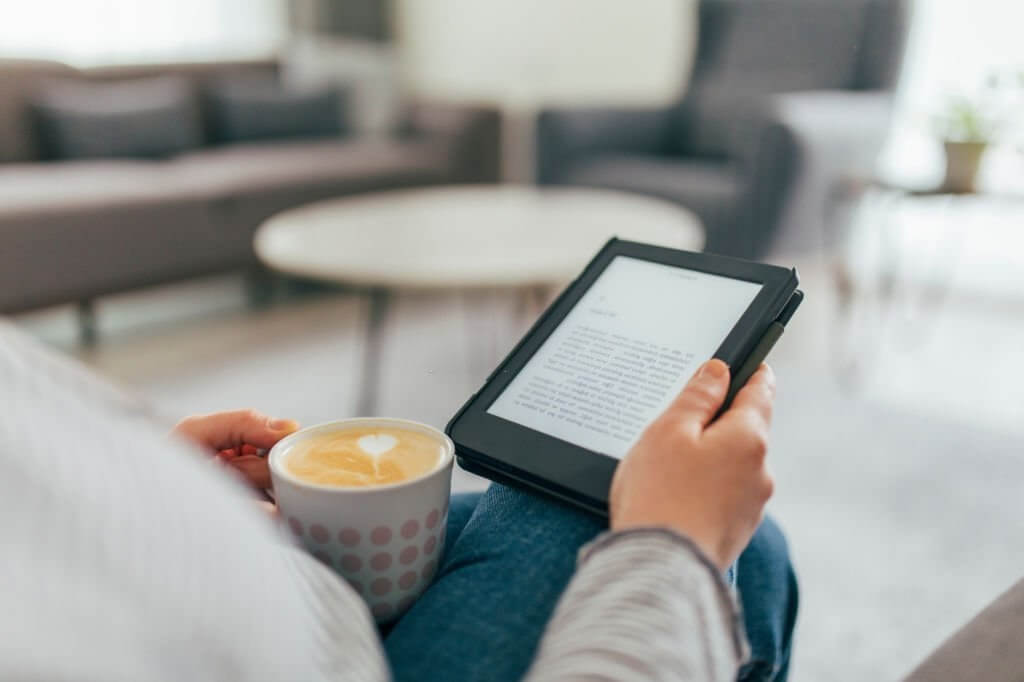 12 مدل از بهترین کتاب خوان فارسی (پرفروش ترین ها)