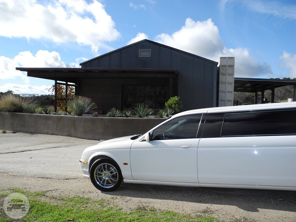 White Luxury Limousine Cal Limo online reservation