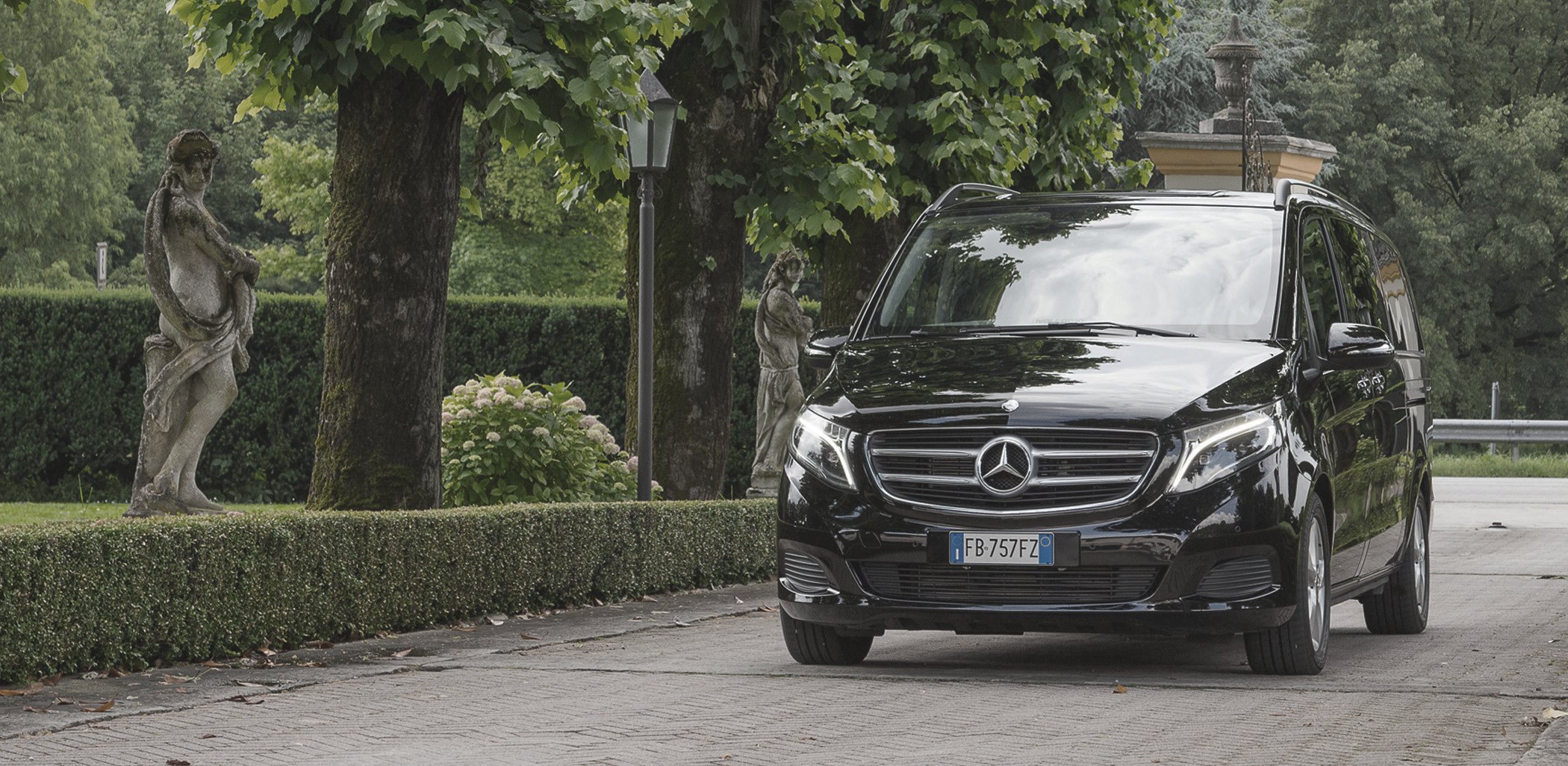 Enjoy Our Exclusive Fleet Limousine Services in Venice Luxer