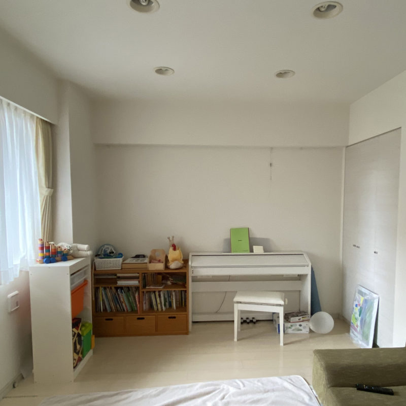 家具屋のプチリフォーム｜パーテーションとアクセントクロス｜LimStuff