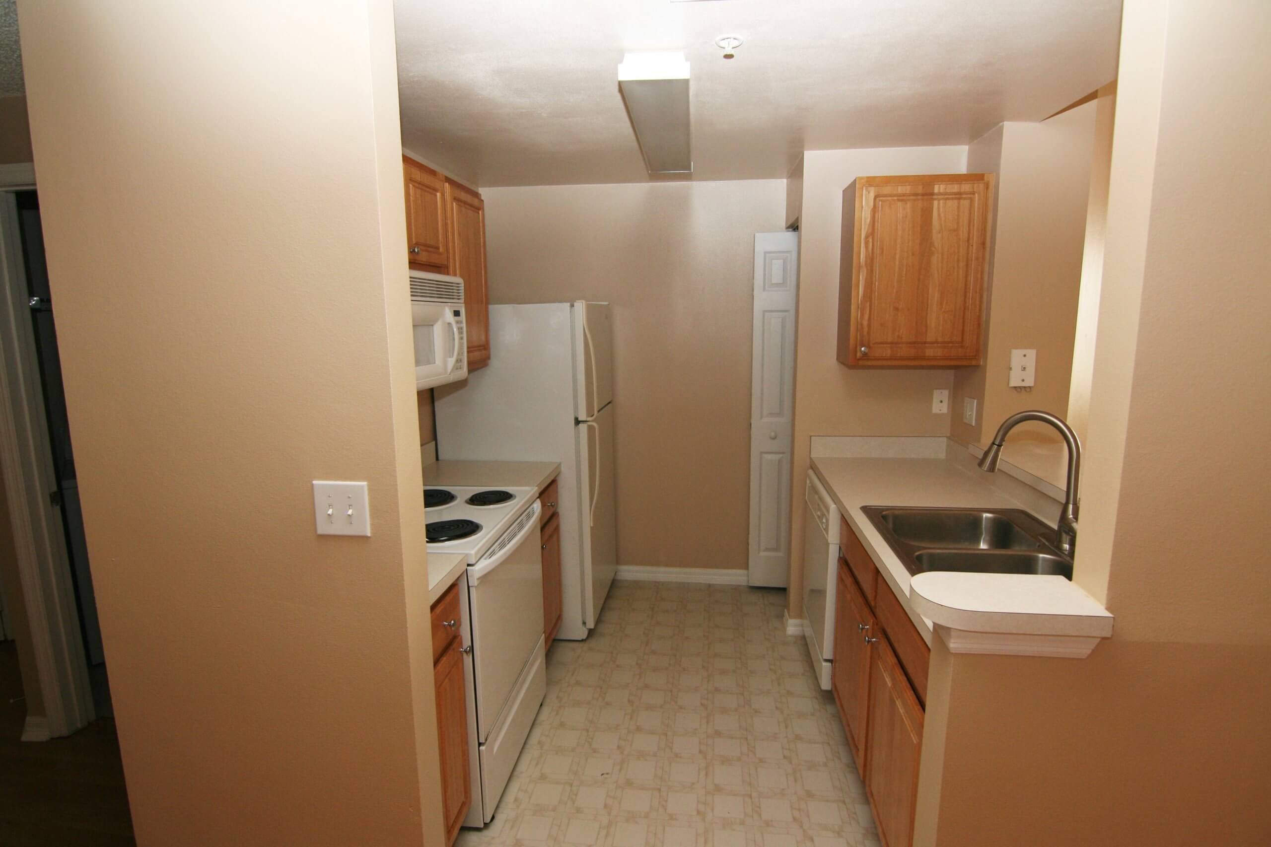 1 Bedroom Las Palmas Condo Sarasota Property Management