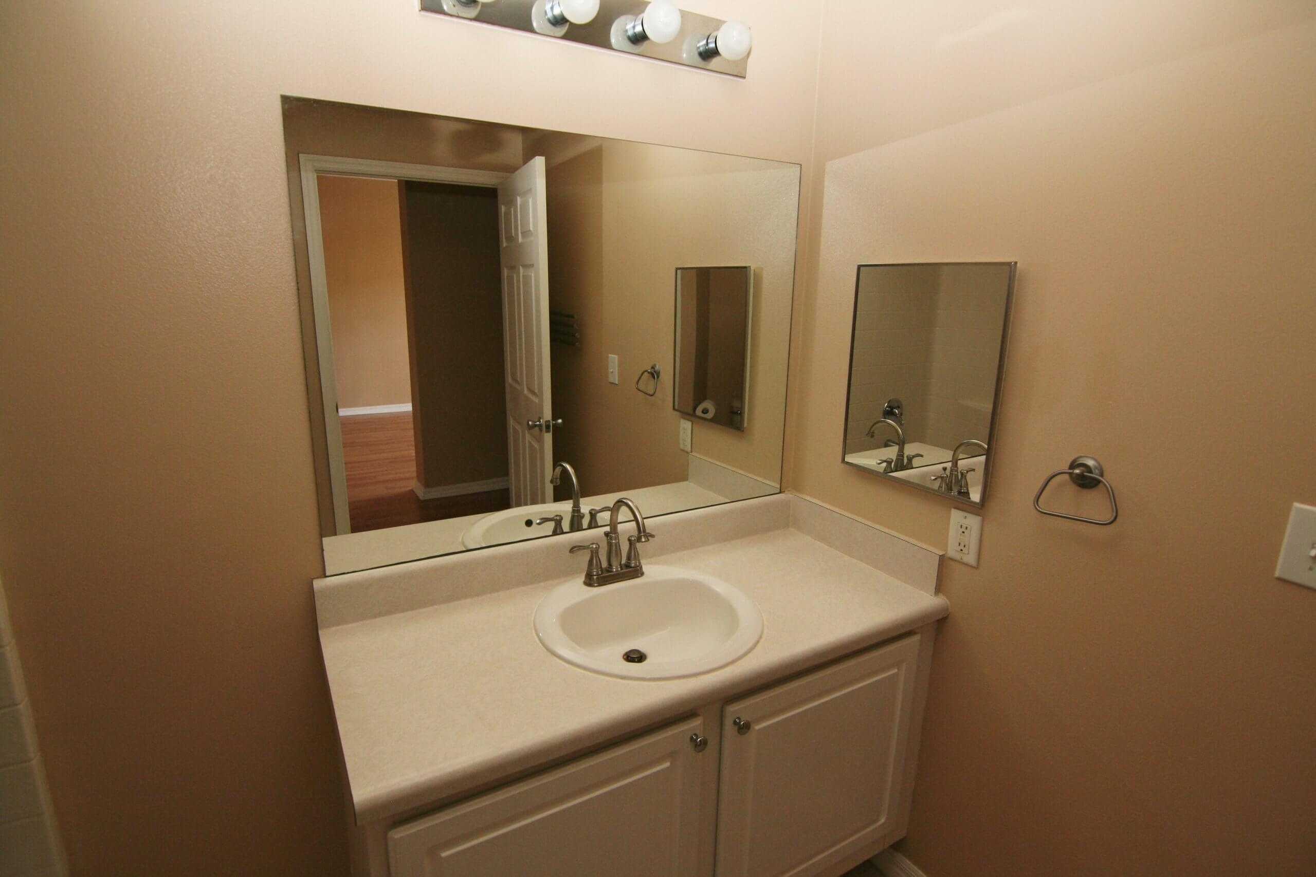 1 Bedroom Las Palmas Condo Sarasota Property Management