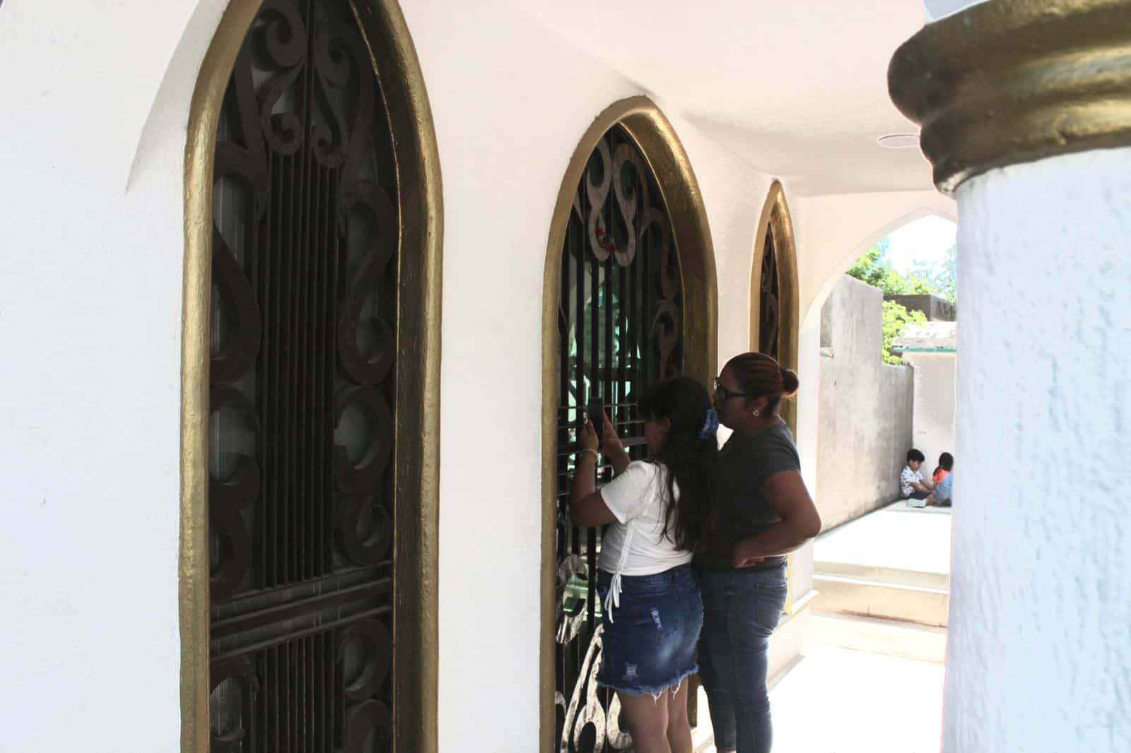 Adjuntos en la nota tumba (4) Línea Directa