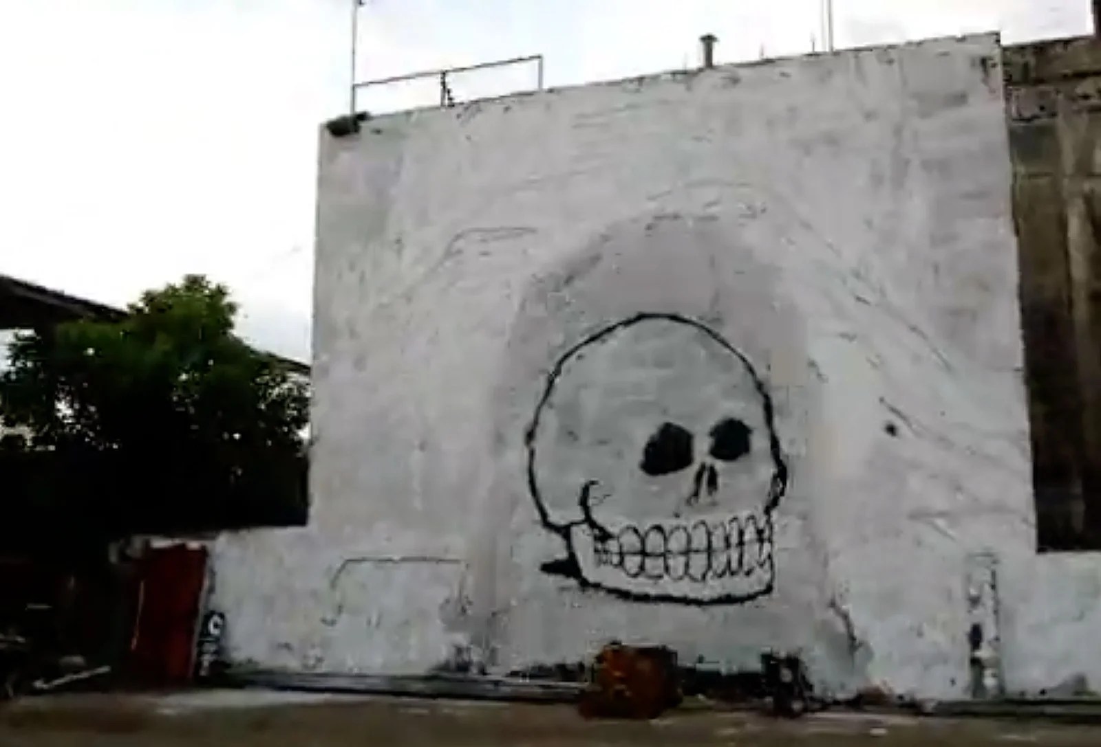 Blu MUTO Wall Painted Animation Lines & Marks