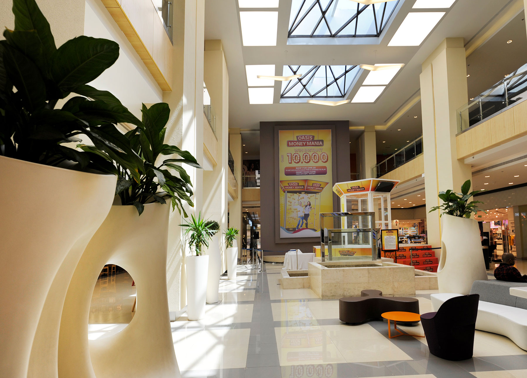 Oasis Mall Lines and Visions