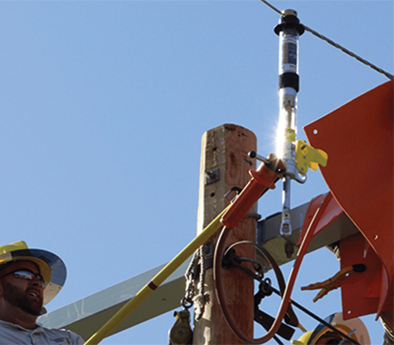 Utility Solutions BREAK SAFE® Load Break & Pick Up Tool