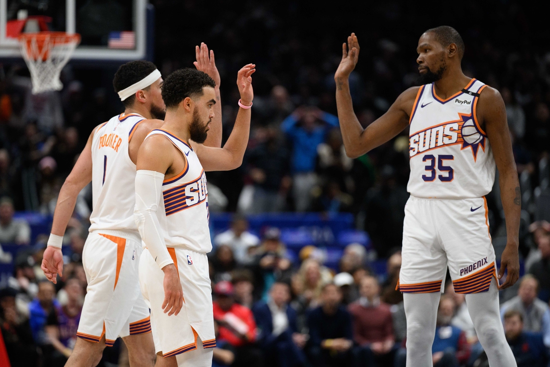 Deadspin Kevin Durant, Devin Booker lead rising Suns vs. Cavaliers(05)