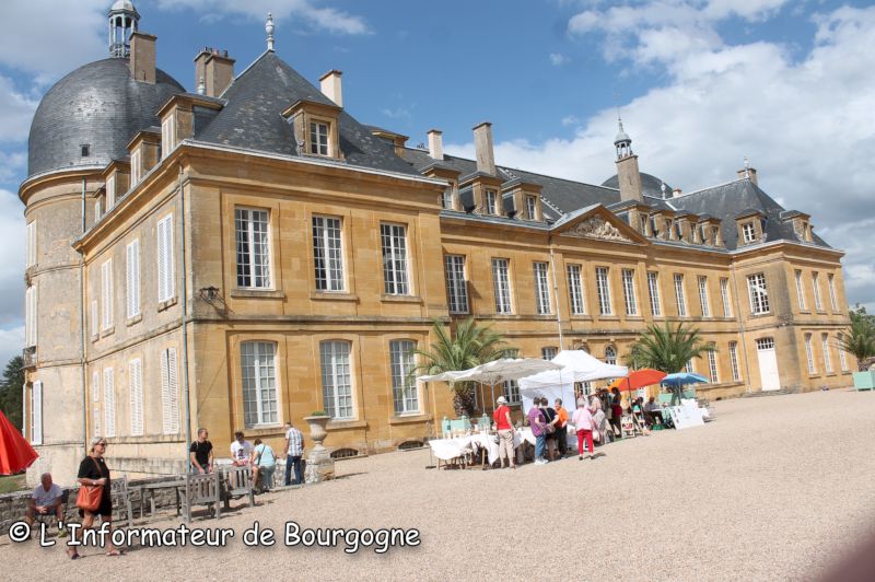 Palinges Le paisible et prestigieux château de Digoine
