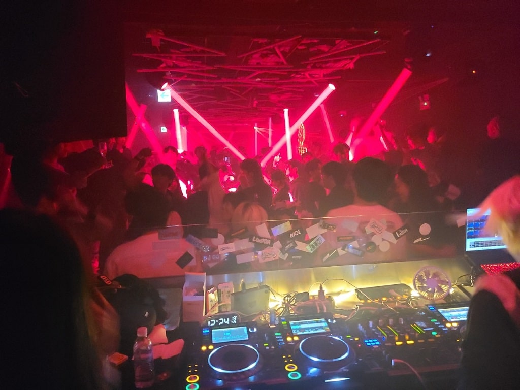 Types of Night Clubs in Korea and What to Expect