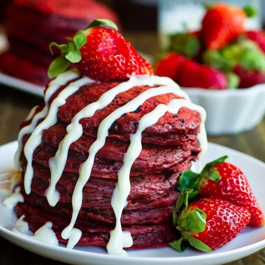 Fluffy Pancakesलाल मखमली होममेड रेड वेल्वेट पॅनकेक रेसिपी Red Velvet Homemade Red Velvet