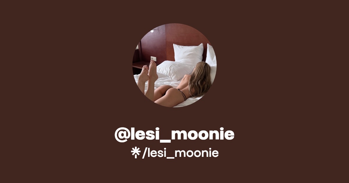 lesi_moonie | Twitter, Instagram | Linktree