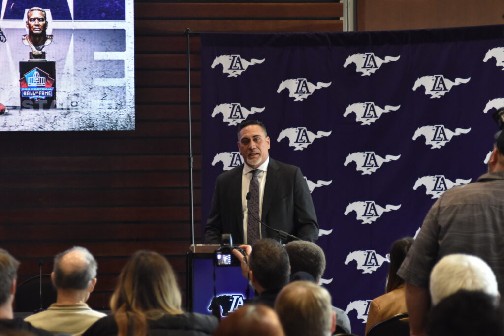 Academy hires Pro Football Hall of Famer Kevin Mawae to be its