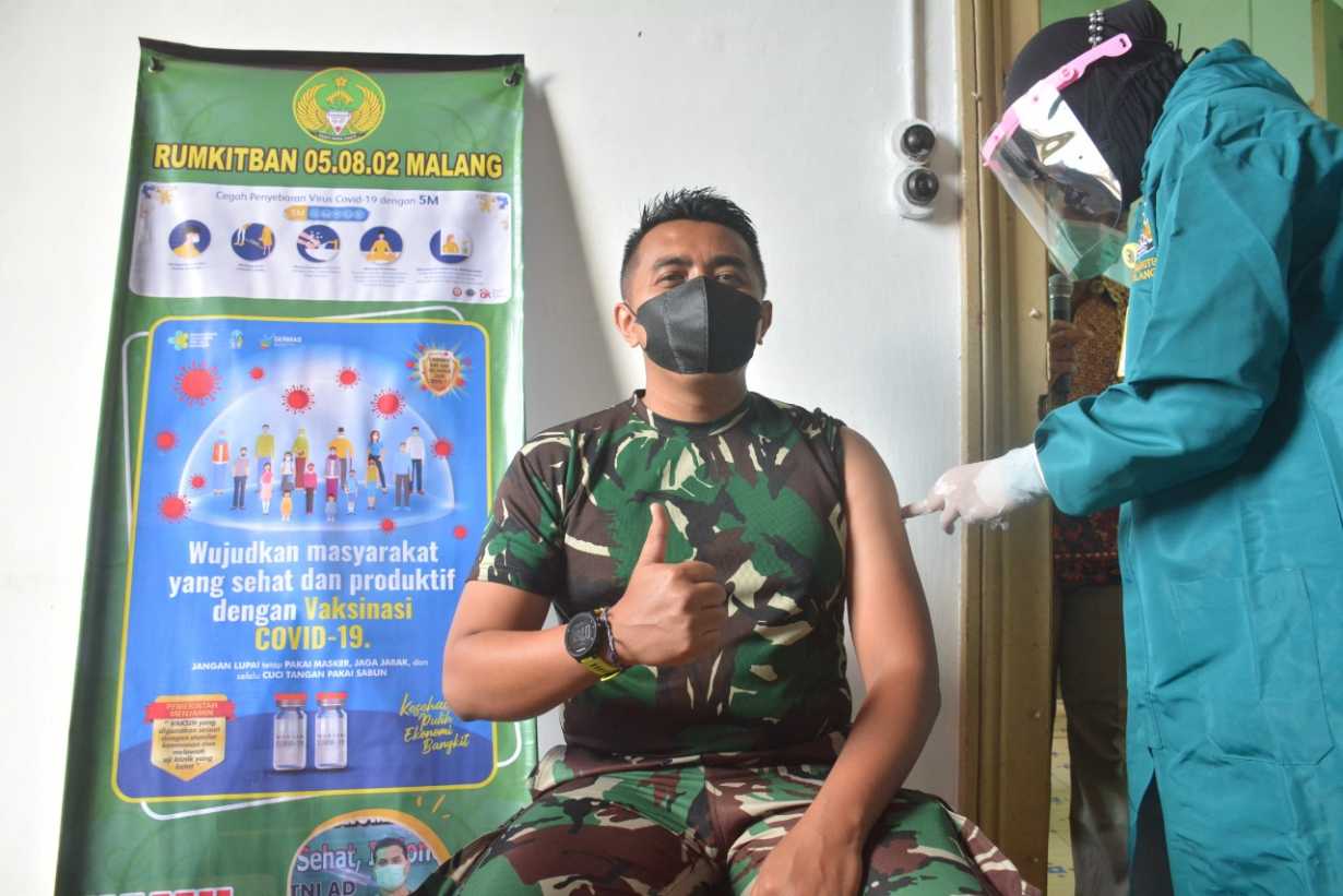Danrem 083/Baladhika Jaya jadi orang Pertama yang disuntik