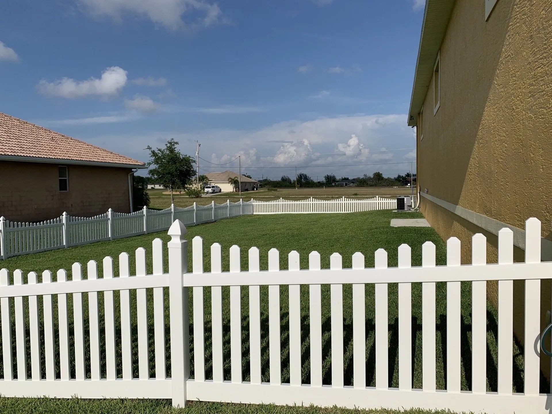 Fence Contractors Cape Coral, FL Global Fence Inc.