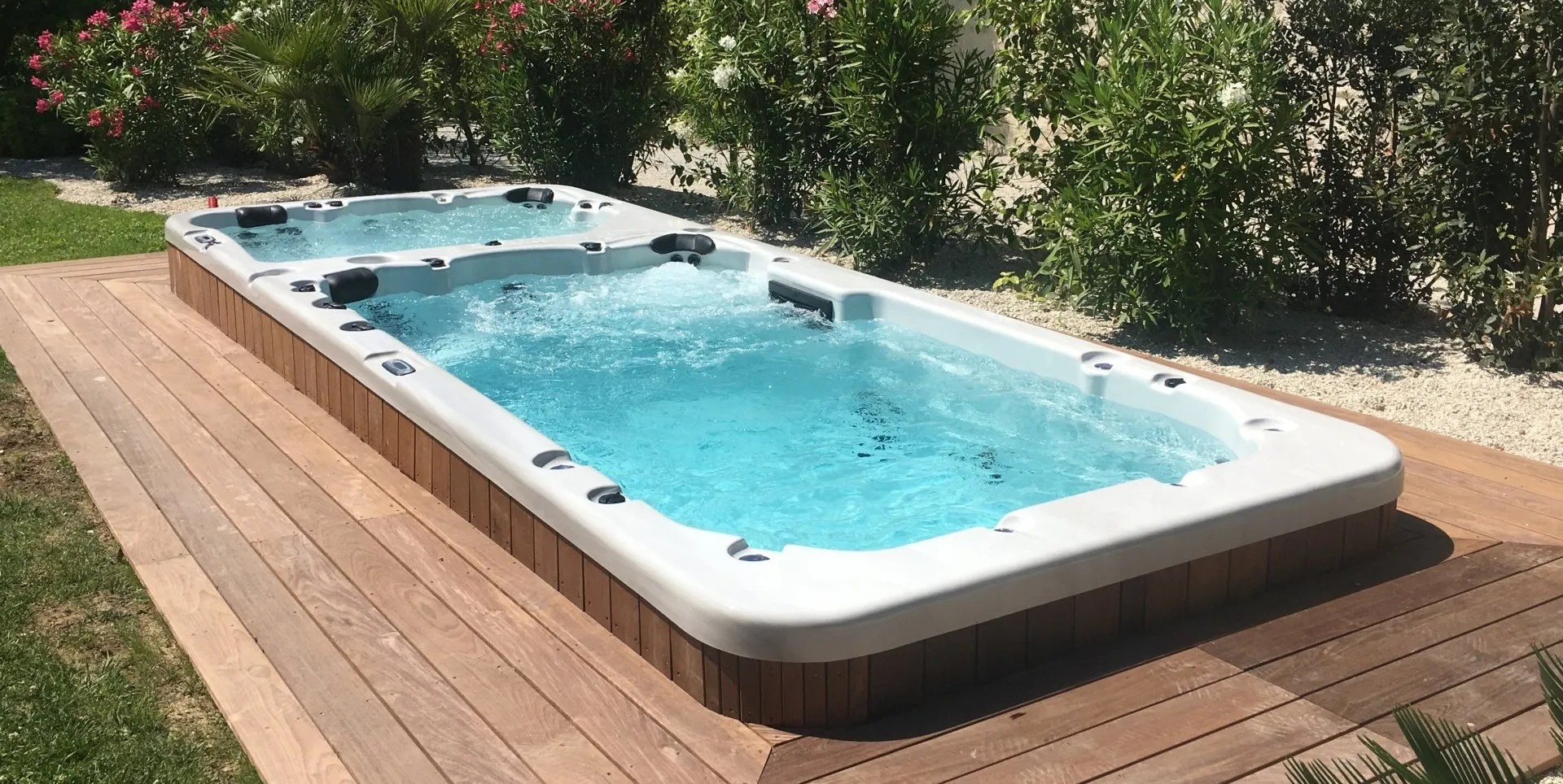 Spa de nage à prix accessible La maison du Spa