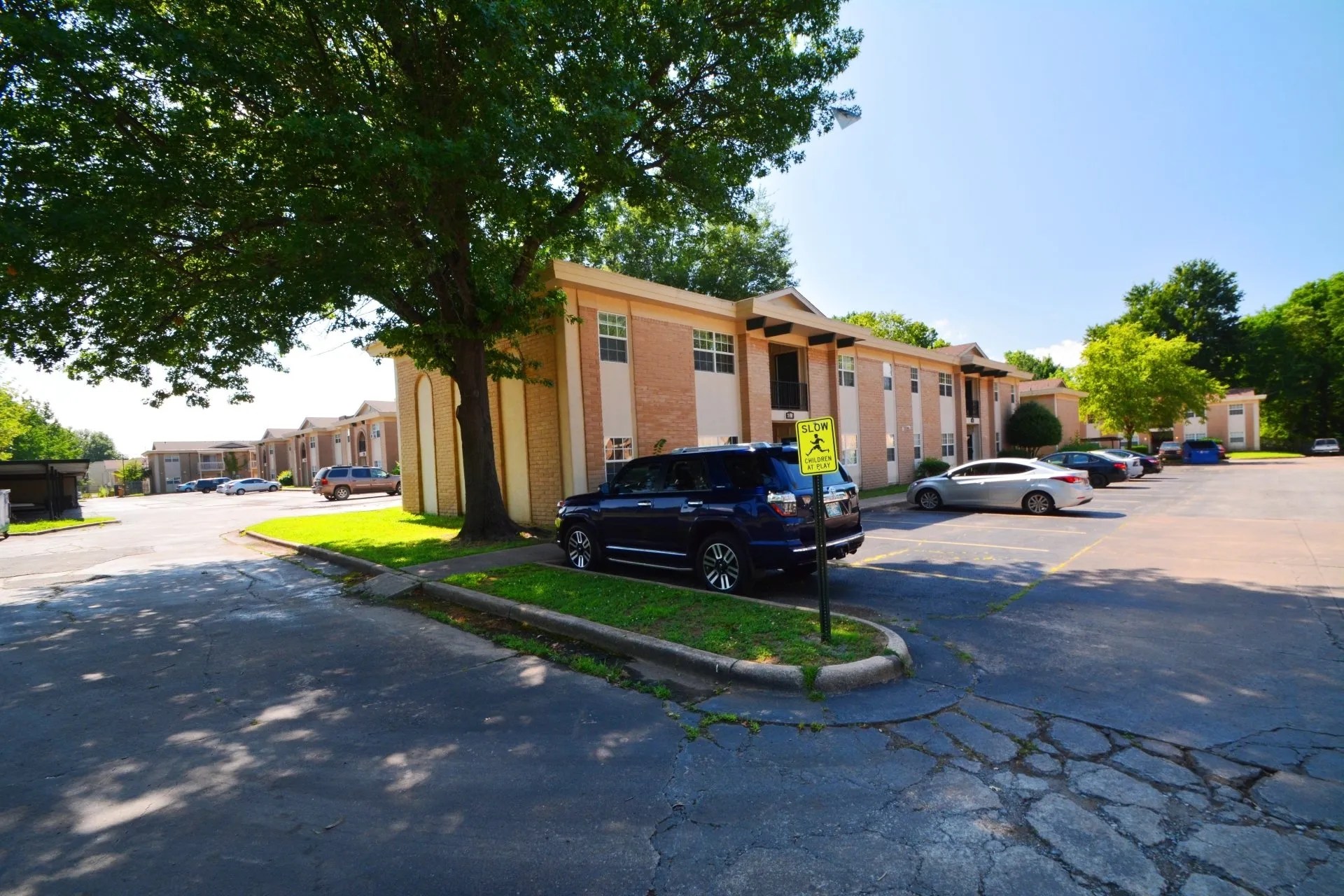 Muskogee Atlas PM Country Club condos for rent