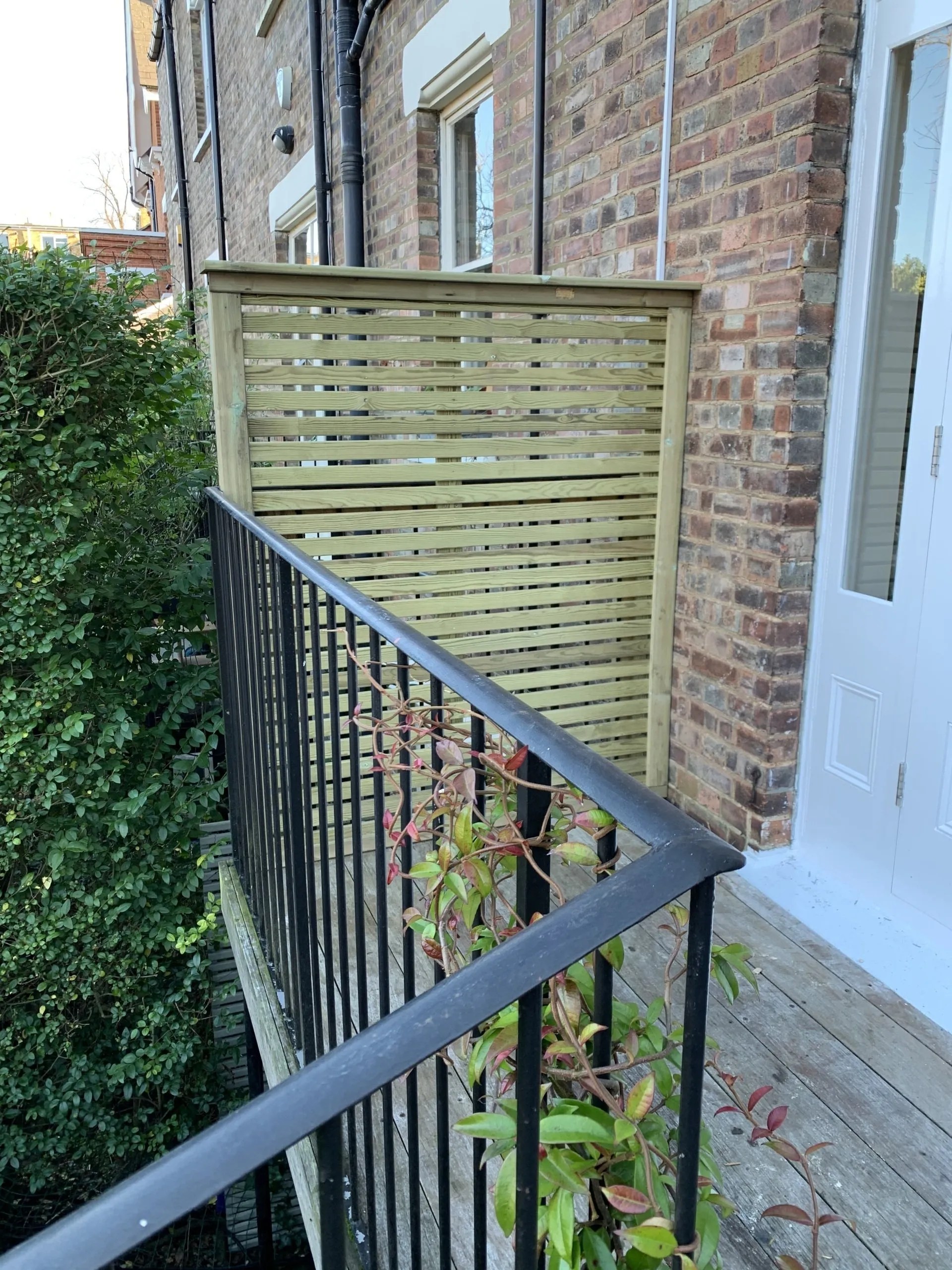 Simply Fences Fast, Expert Fencing Installation in London
