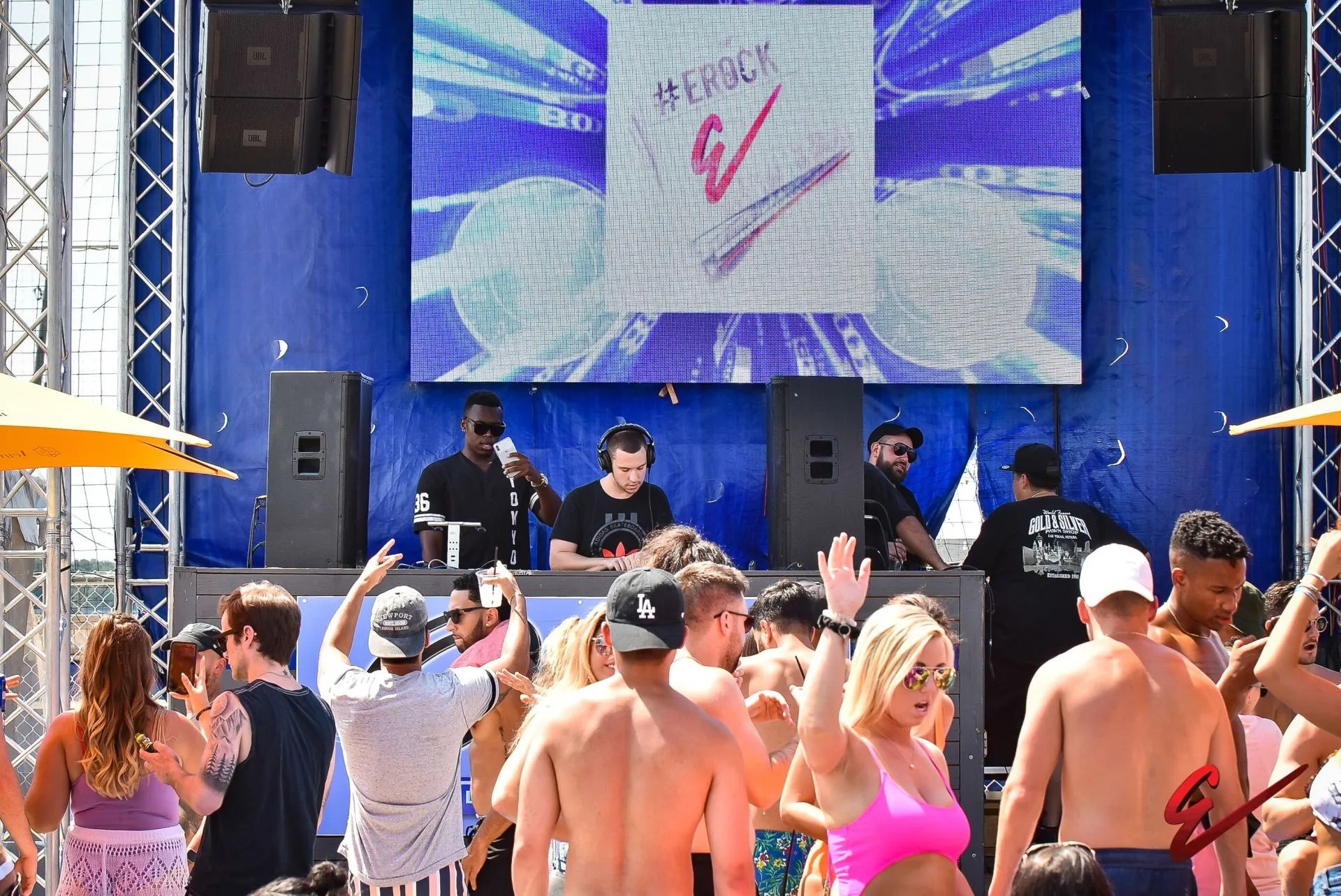 Bar Neptune, NJ Headliner Oasis