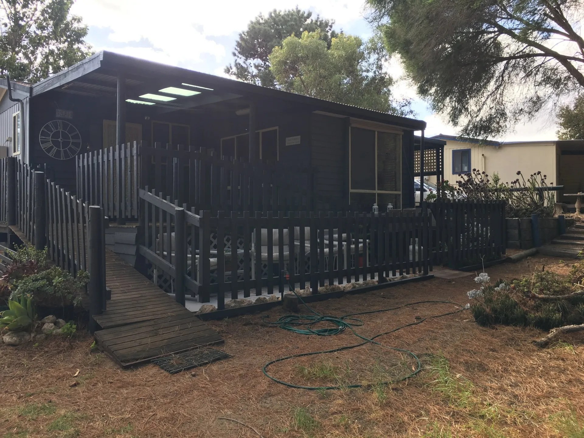 Hindmarsh Island Caravan Park Hindmarsh Island, SA Cabins, Vans