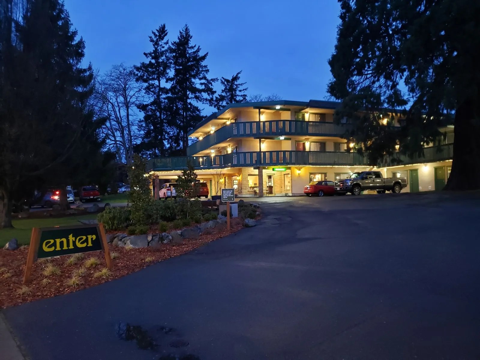 Robin Hood Inn and Suites Top Victoria, BC Hotel‎