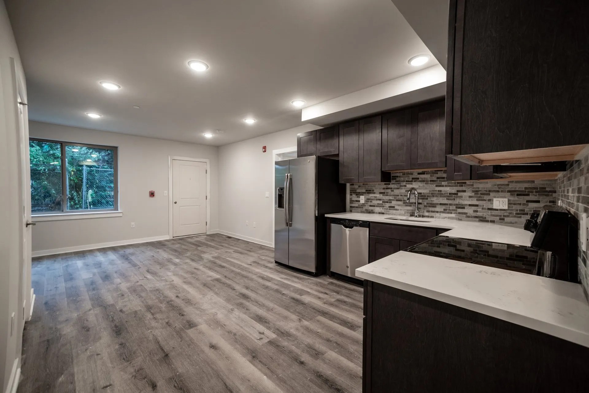 34th & Wallace St (5 Bed 5.5 Bath) with Private Backyard