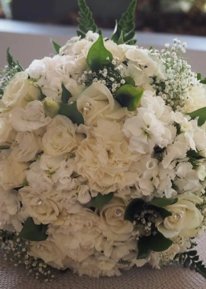 Bouquets & Gift Hampers Rockhampton Tall Pines Florist